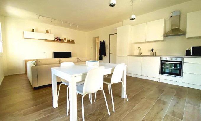 Sale Marasino Apartment | 100 m² Apartment ∙ 2 bedrooms ∙ 6 guests