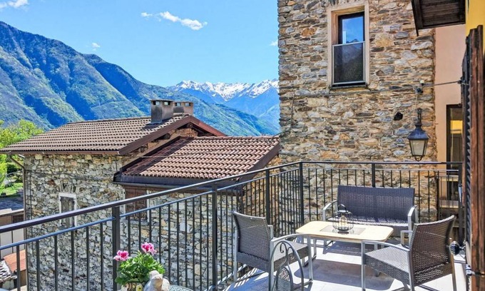 Albonico Apartment | 100 m² Apartment ∙ 2 bedrooms ∙ 4 guests