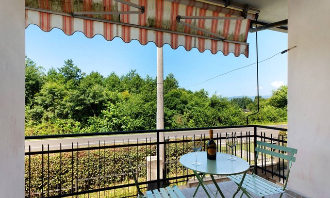 Angera House | 100 m² House ∙ 3 bedrooms ∙ 6 guests