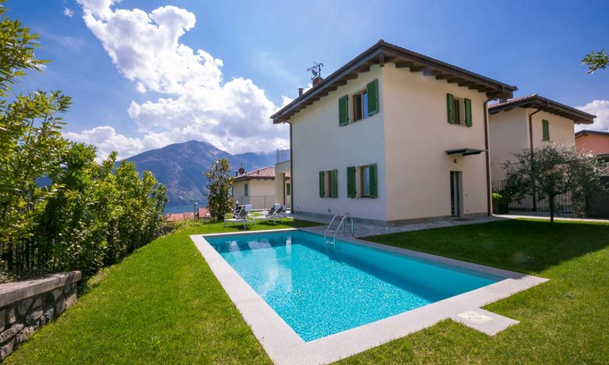 Tremezzo Villa | 100 m² Villa ∙ 6 bedrooms ∙ 12 guests