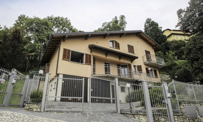 Brezzo di Bedero House | 110 m² House ∙ 4 bedrooms ∙ 8 guests