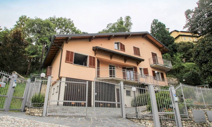 Brezzo di Bedero Villa | 110 m² Villa ∙ 4 bedrooms ∙ 8 guests