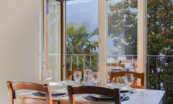 Carate Urio Apartment | 120 m² Apartment ∙ 2 bedrooms ∙ 4 guests