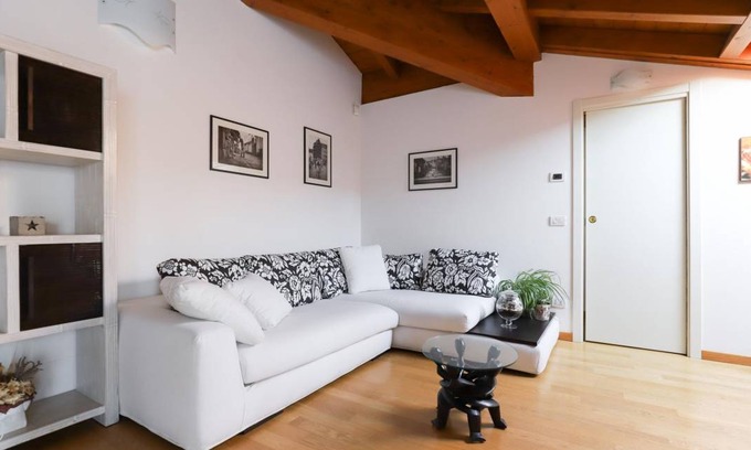 Villasanta Apartment | 120 m² Apartment ∙ 2 bedrooms ∙ 4 guests