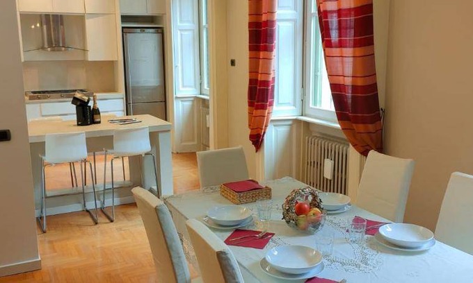 Tricolore Apartment | 130 m² Apartment ∙ 2 bedrooms ∙ 4 guests