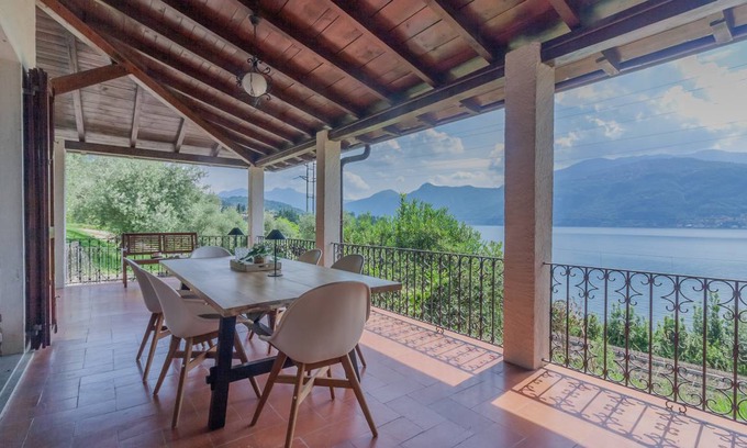 Varenna Villa | 132 m² Villa ∙ 3 bedrooms ∙ 4 guests