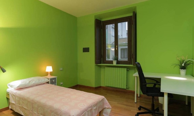 Central Station Other | 160 m² Shared room ∙ 1 bedroom ∙ 1 guest