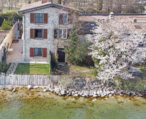 Lugana Villa | 180 m² Villa ∙ 3 bedrooms ∙ 9 guests