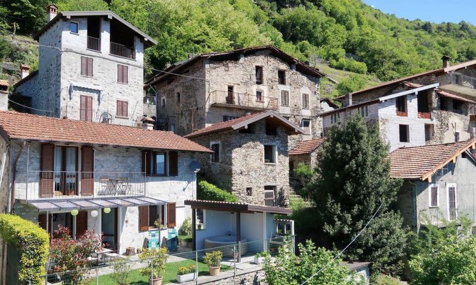 San Carlo Villa | 2 bedroom Villa, sleeps 5 in Gravedona with Pool and WiFi