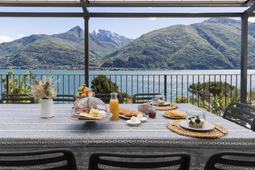 Santa Maria - Rezzonico House | 250 m² House ∙ 5 bedrooms ∙ 12 guests