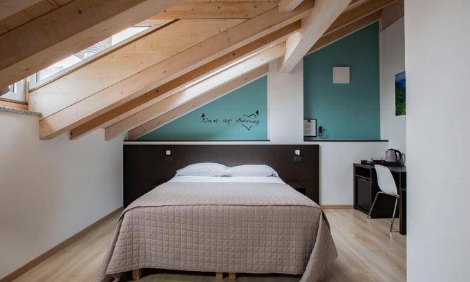 Albese con Cassano Bed & Breakfast | 30 m² Bed and breakfast ∙ 3 guests