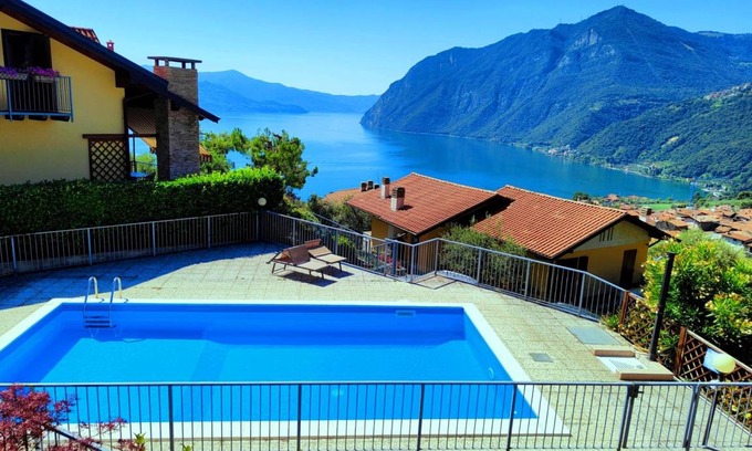 Riva di Solto Apartment | 35 m² Apartment ∙ 1 bedroom ∙ 2 guests