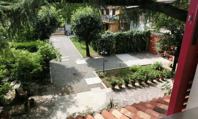 Cologno Monzese Resort | 350 m² Private room ∙ 1 bedroom ∙ 1 guest