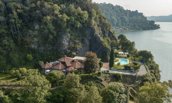 Ispra Villa | 350 m² Villa ∙ 4 bedrooms ∙ 8 guests