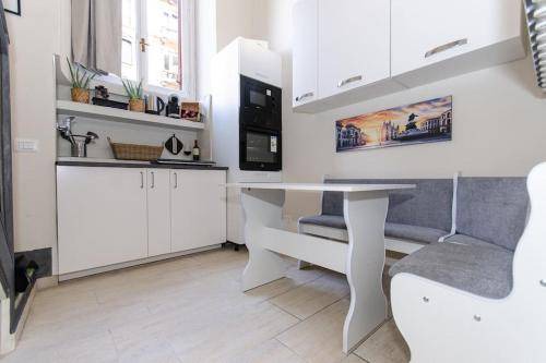 Magenta Apartment | 45 m² Apartment ∙ 1 bedroom ∙ 2 guests