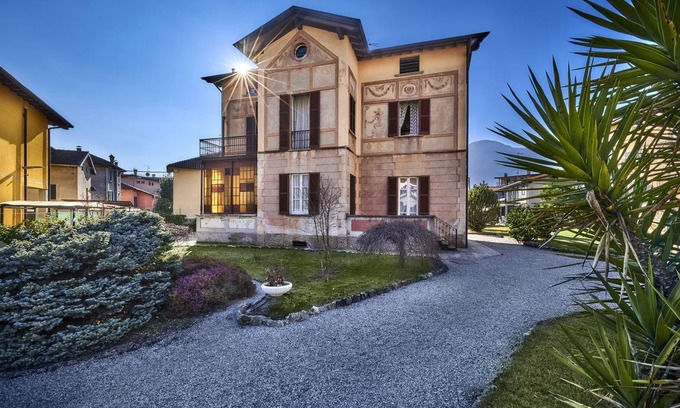 Mandello del Lario Villa | 450 m² Villa ∙ 5 bedrooms ∙ 8 guests