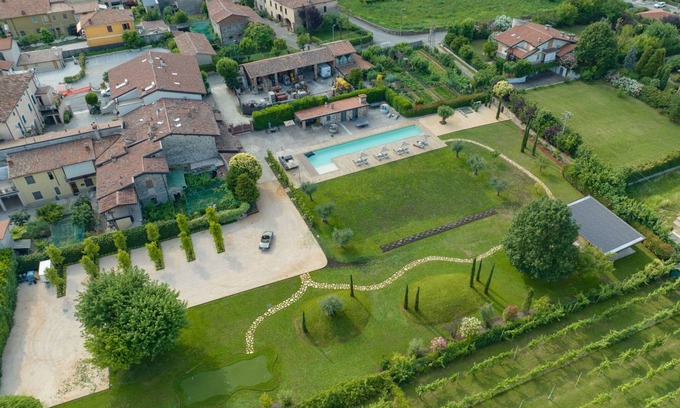 Calvagese della Riviera Villa | 450 m² Villa ∙ 3 bedrooms ∙ 10 guests