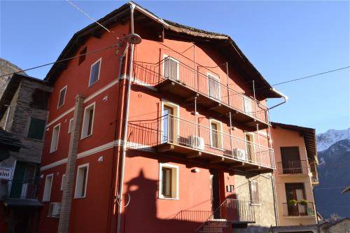 Chiesa in Valmalenco Apartment | 48 m² Apartment ∙ 2 guests