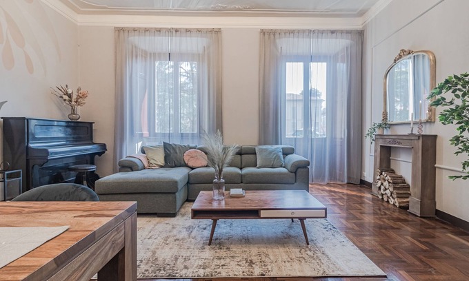 Como Apartment | [5 min Historic Center] Luxury White Lotus Mansion