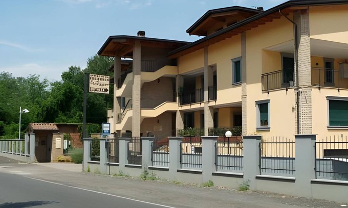 Garbagnate Milanese Apartment | 50 m² Serviced apartment ∙ 4 guests