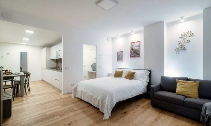 Como City Centre Apartment | 52 m² Apartment ∙ 1 bedroom ∙ 3 guests