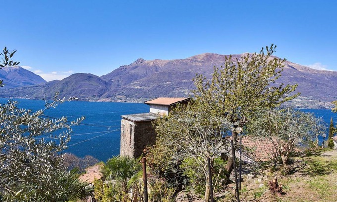 Bellano Other | 80 m² Accommodation ∙ 2 bedrooms ∙ 6 guests