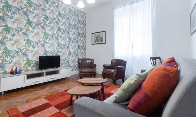 Magenta Apartment | 80 m² Apartment ∙ 1 bedroom ∙ 4 guests