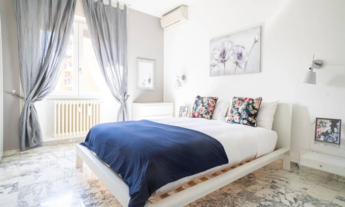 Chinatown Apartment | 80 m² Apartment ∙ 1 bedroom ∙ 2 guests
