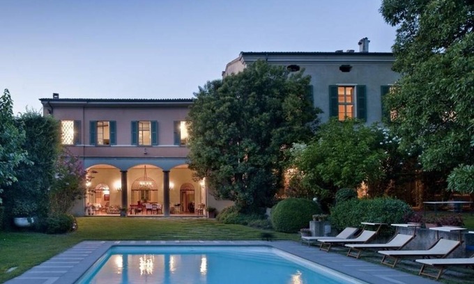 Bornato Villa | 850 m² Villa ∙ 9 bedrooms ∙ 14 guests
