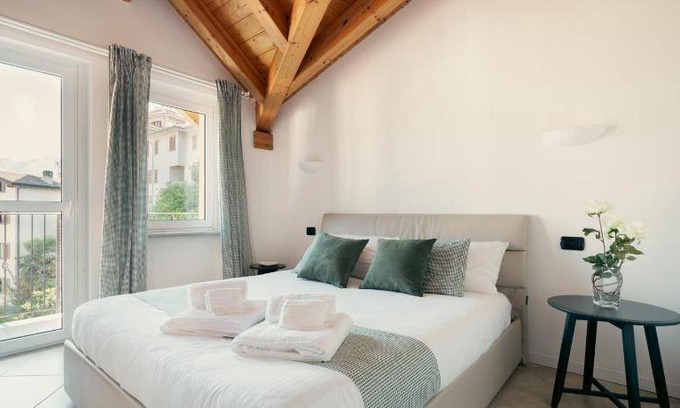 Dervio Apartment | 90 m² Serviced apartment ∙ 2 bedrooms ∙ 4 guests