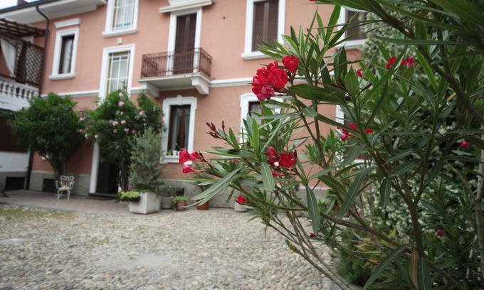 Novate Milanese Apartment | Antica Corte Milanese
