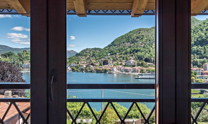 Laveno Apartment | Apartment "Il Golfo apartment Lago Maggiore" with Lake View, Mountain View, Wi-Fi & Balcony
