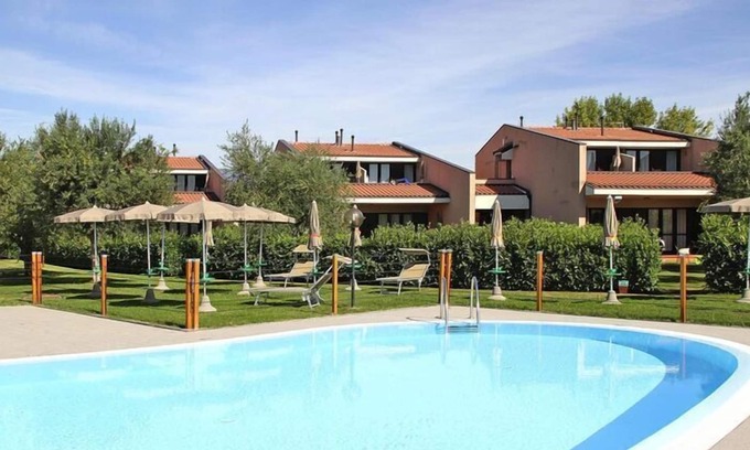 Moniga del Garda Apartment | Apartment in Moniga del Garda with balcony