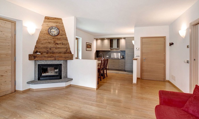 Santa Lucia Apartment | Apartment "La Casa di Armando Stelvio" with Mountain View, Garden & Wi-Fi