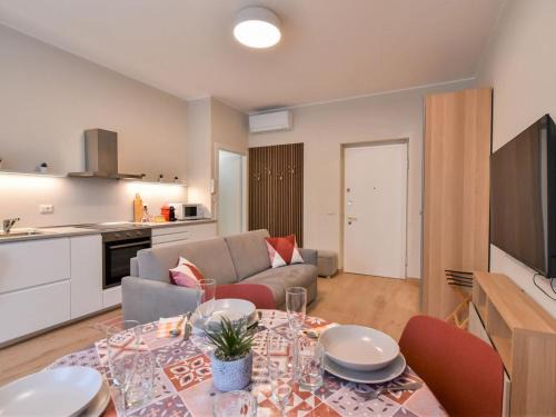 Centro Direzionale Apartment | Apartment Pirelli Central Station Apartment by Interhome