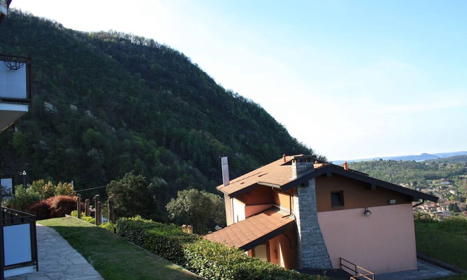 Laveno Apartment | Apartment with stunning views over Lake Maggiore and the Borromean Islands