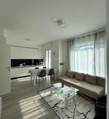 Luino Apartment | Appartamento Rajmonda