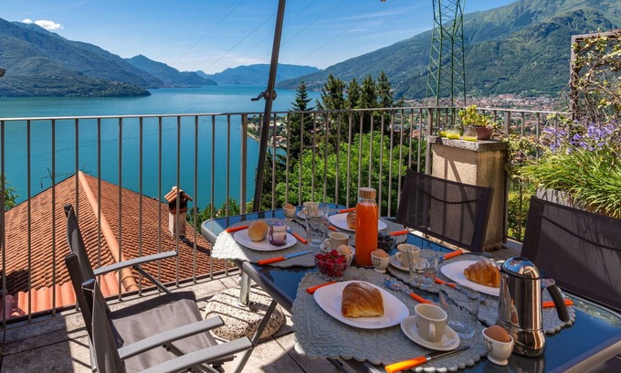 San Carlo Apartment | Beautiful apartment for 6 guests with TV, terrace, pets allowed and parking
