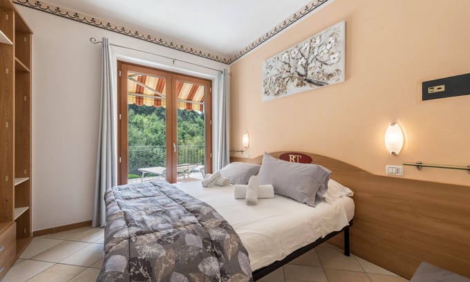 Tremosine Apartment | Beautiful Apartment “Residence Tatiana A3” with Pool, Terrace