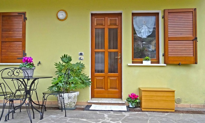 Pregasio Apartment | Casa Rosalia patio apartment