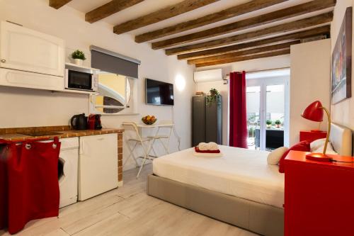 Isola Apartment | Casa Vittoria - ISOLA District