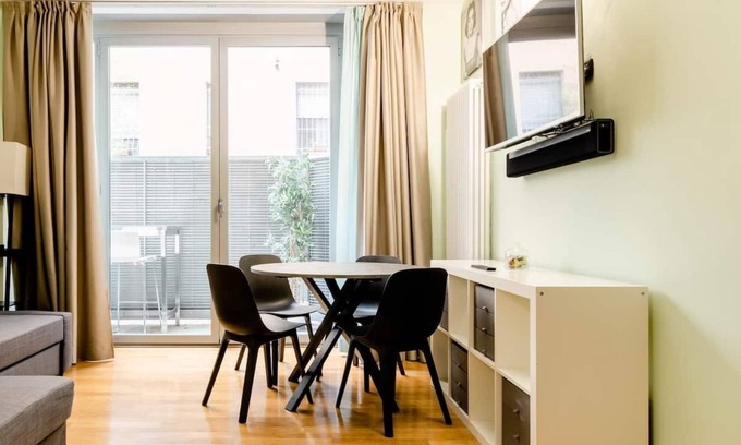 NoLo Apartment | Central Apartament - 2 min Underground - Self Check-in