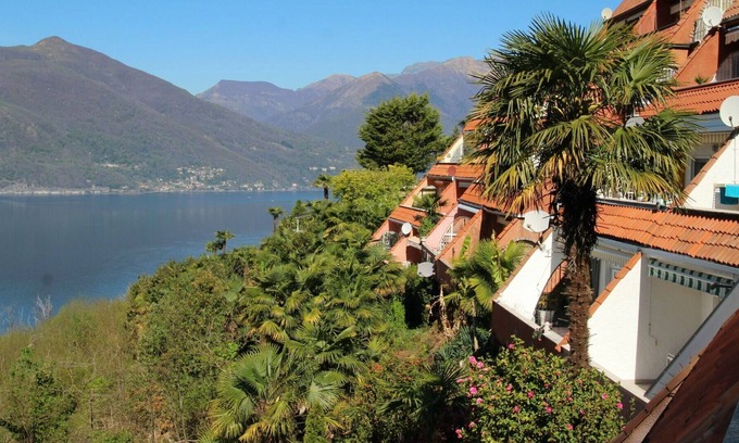 Poppino Apartment | Cosy apartment for 3 people with TV, terrace, pets allowed and parking