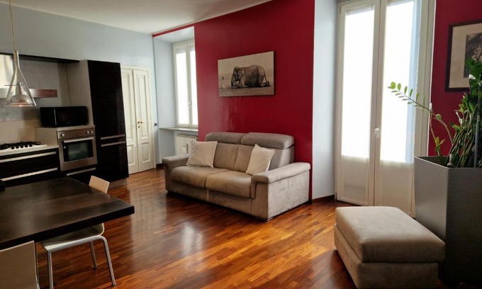 Porta Genova Apartment | Cozy flat mins walk to Navigli and metro Porta Genova