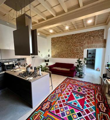 Pavia House | Dimora Boezio7, cozy and charming place in center with private parking