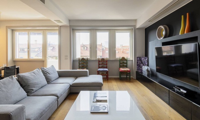 Central Station Apartment | Easylife - Stunning Flat City Center (Metro+6pax)