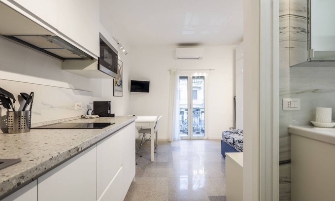 Guastalla Apartment | Easylife - Wonderful studio in P. romana (10 mins from Duomo)