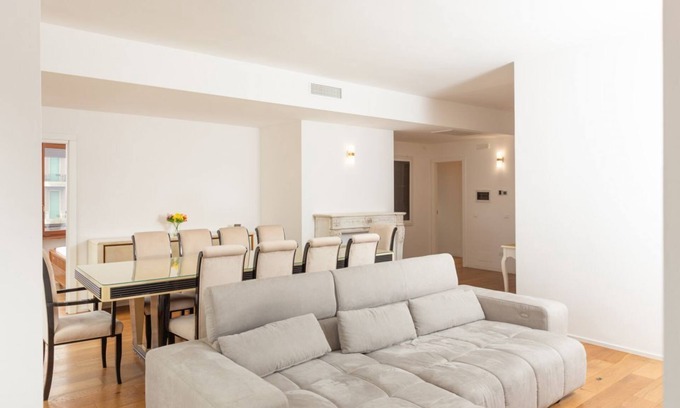 Navigli Apartment | FREE Parking - 5 Star - Sauna Luxury Apartment