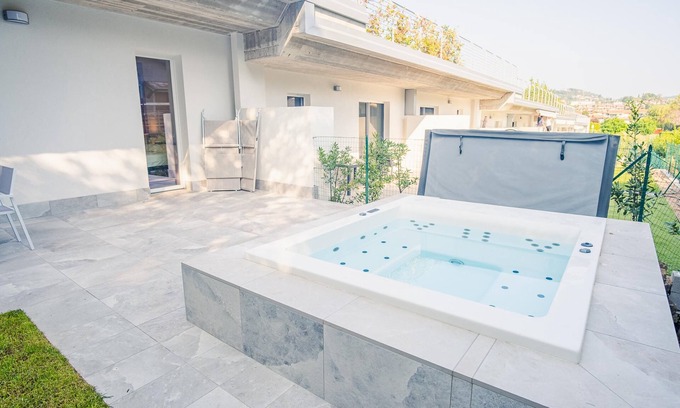 Monte Apartment | Garda Luxury Suite - Italian Homing