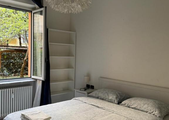 Bullona House | Guest House in Elegant Apartment close to the Center